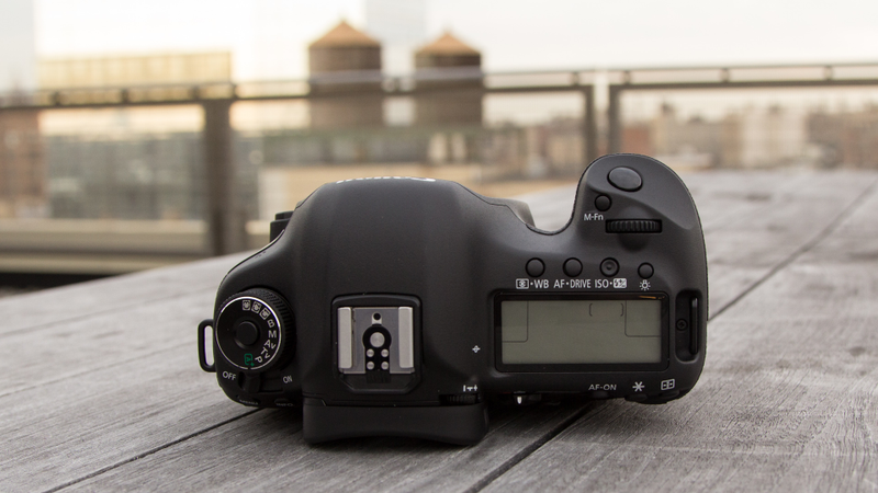 Illustration for article titled Canon EOS 5D Mark III: Video Chompin, Darkness Slaying, Digital Single Reflex Camera Pr0n BRING IT